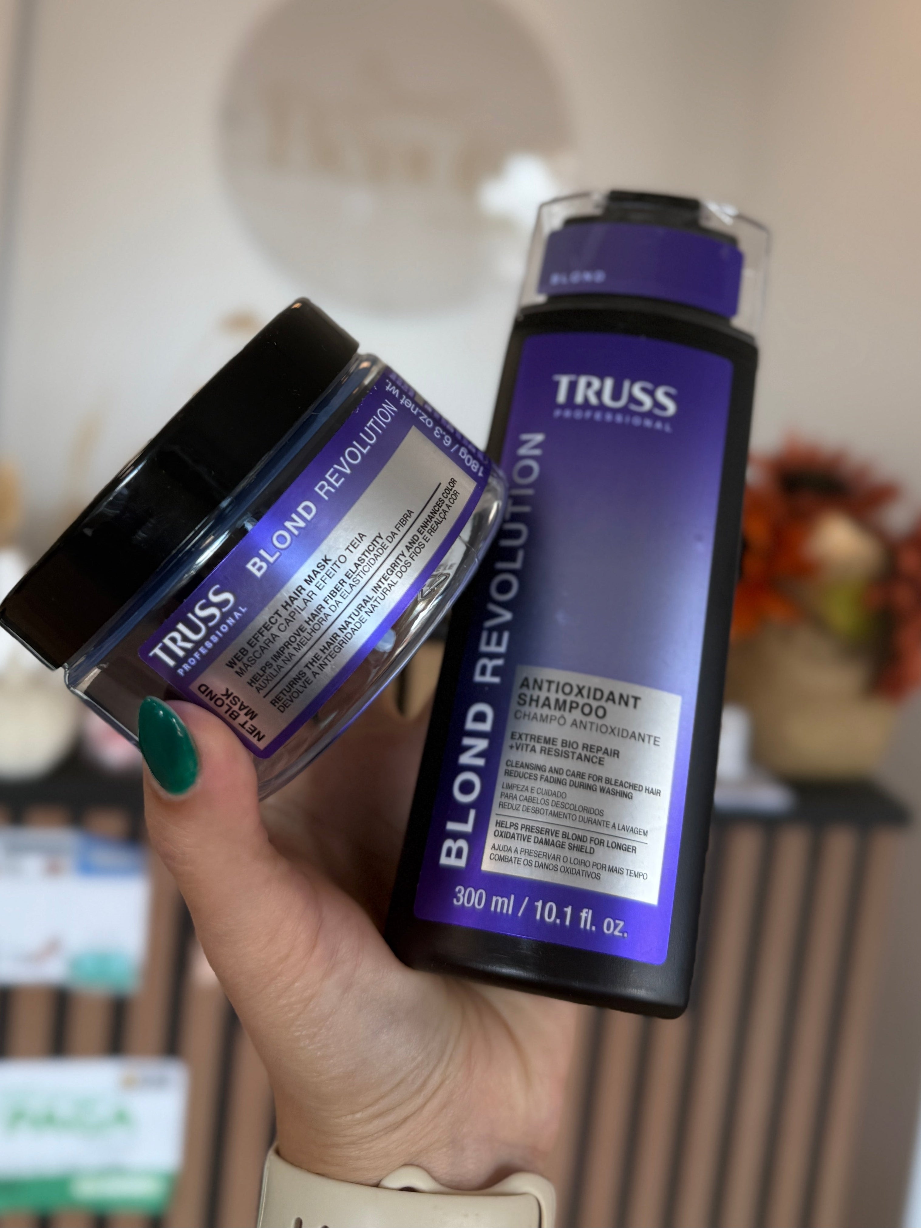 Truss Blonde Revolution Mask