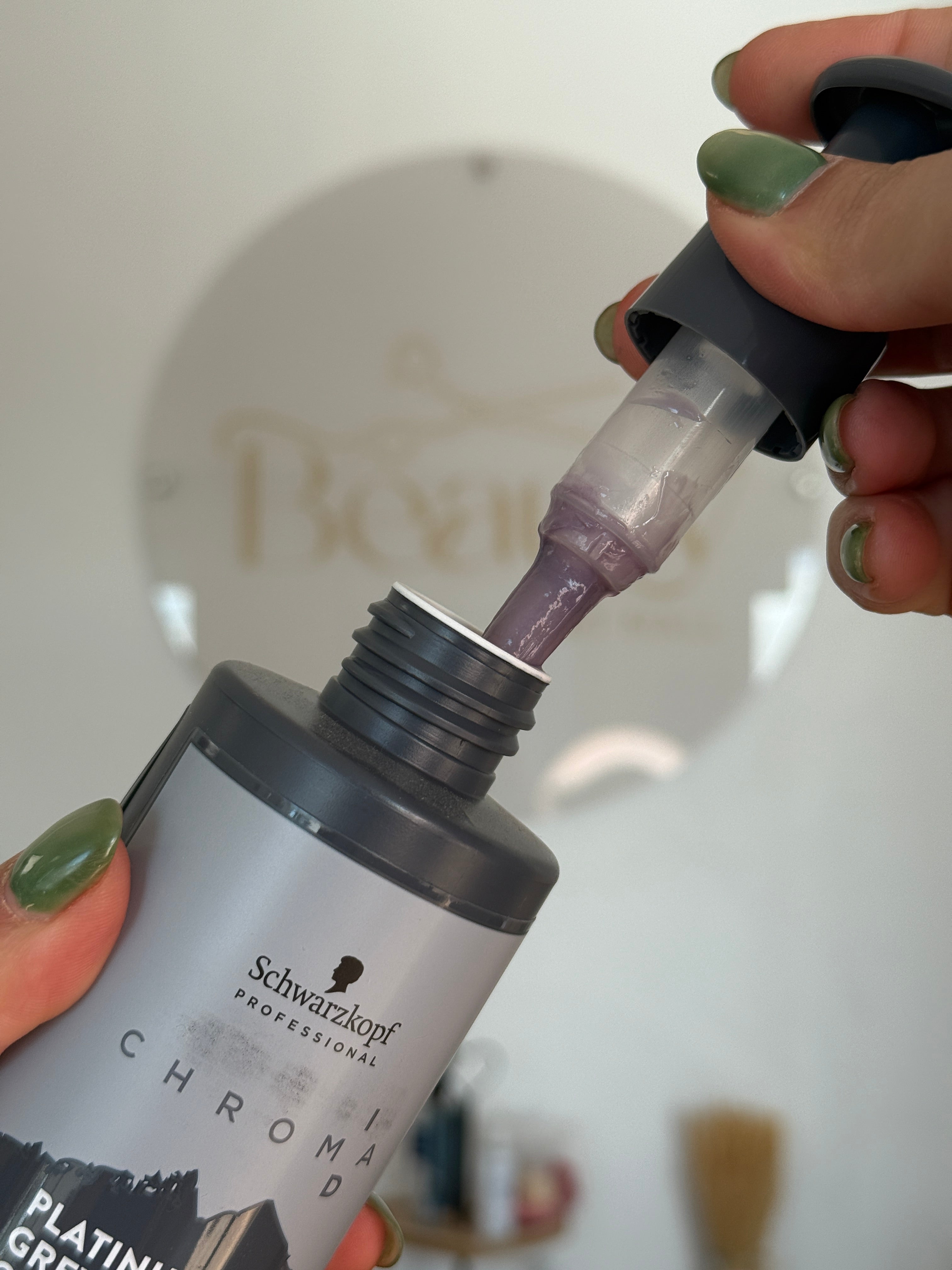 Schwarzkopf Chroma ID 9-12 Platinum Grey