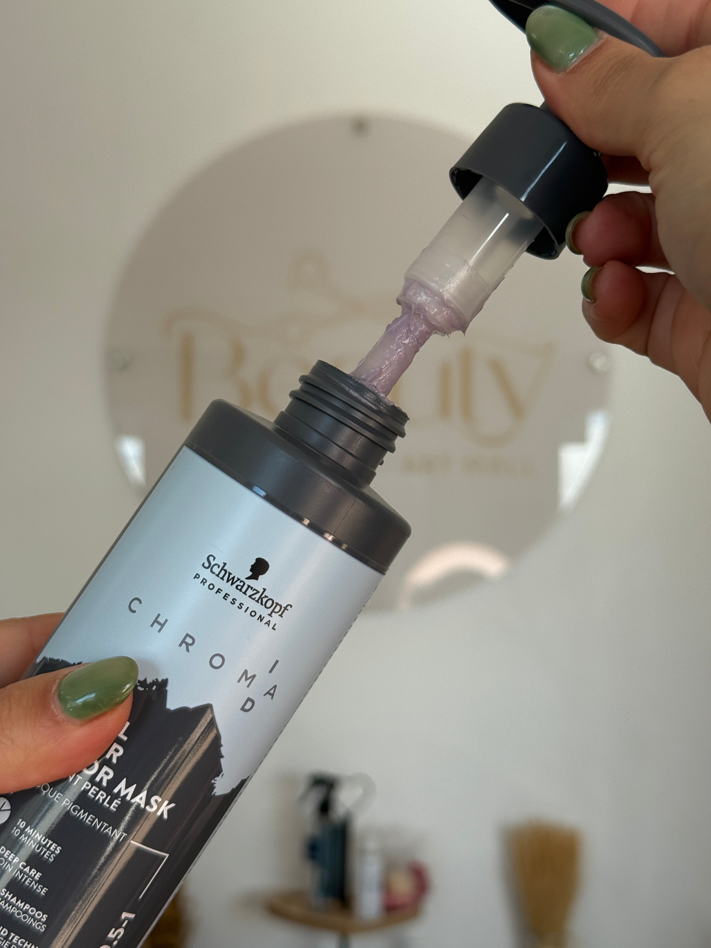 Schwarzkopf Chroma ID 9.5-1 Pearl Silver